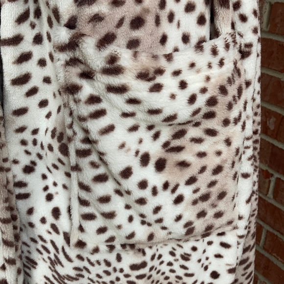 Natori Cheetah Print/Brown Faux Fur Trim Long Robe - Picture 6 of 9